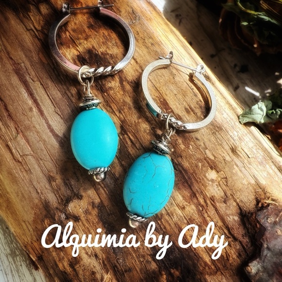 Alquimia Blue and Silver Dangle Earrings with Intricate Design